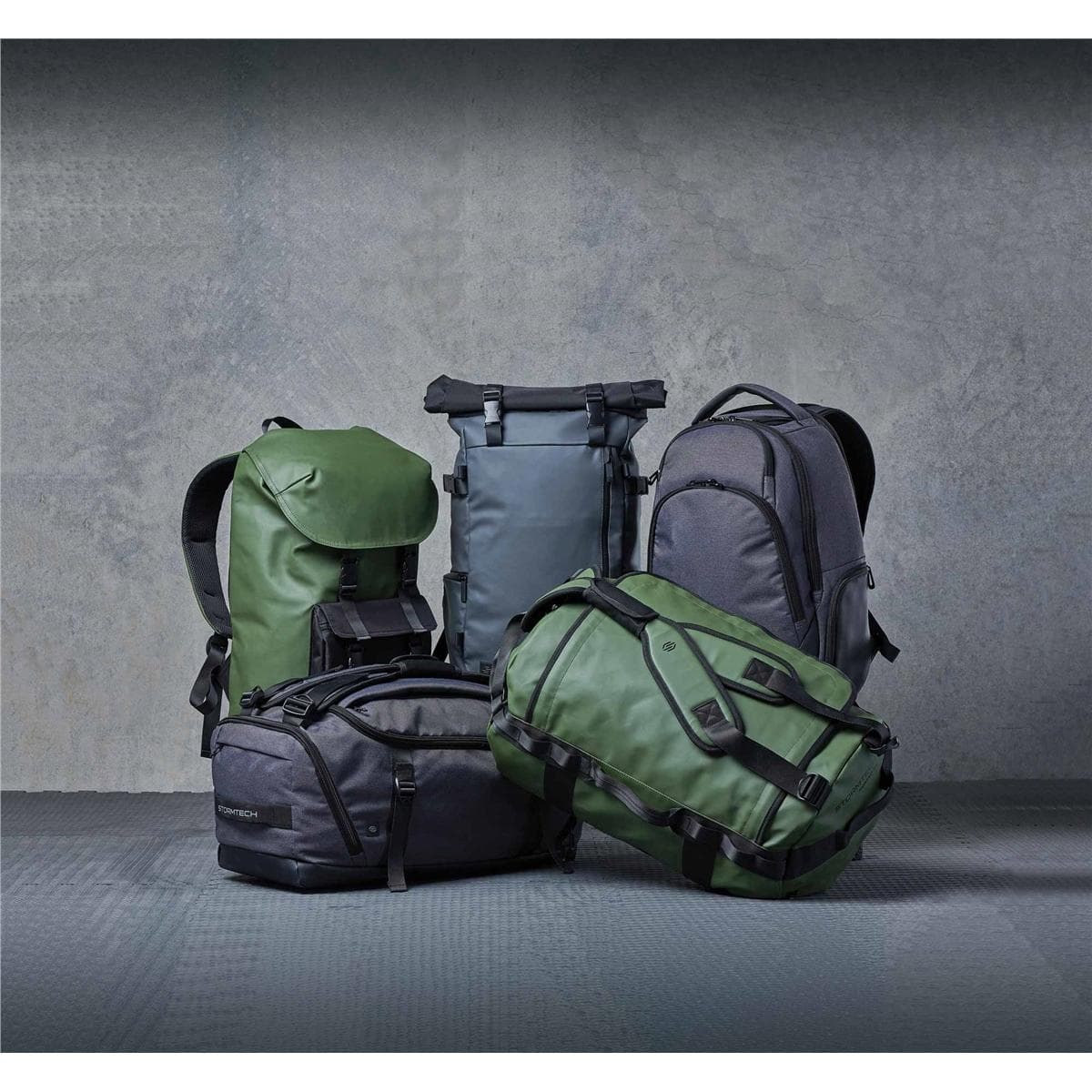 NOMAD DUFFLE BAG