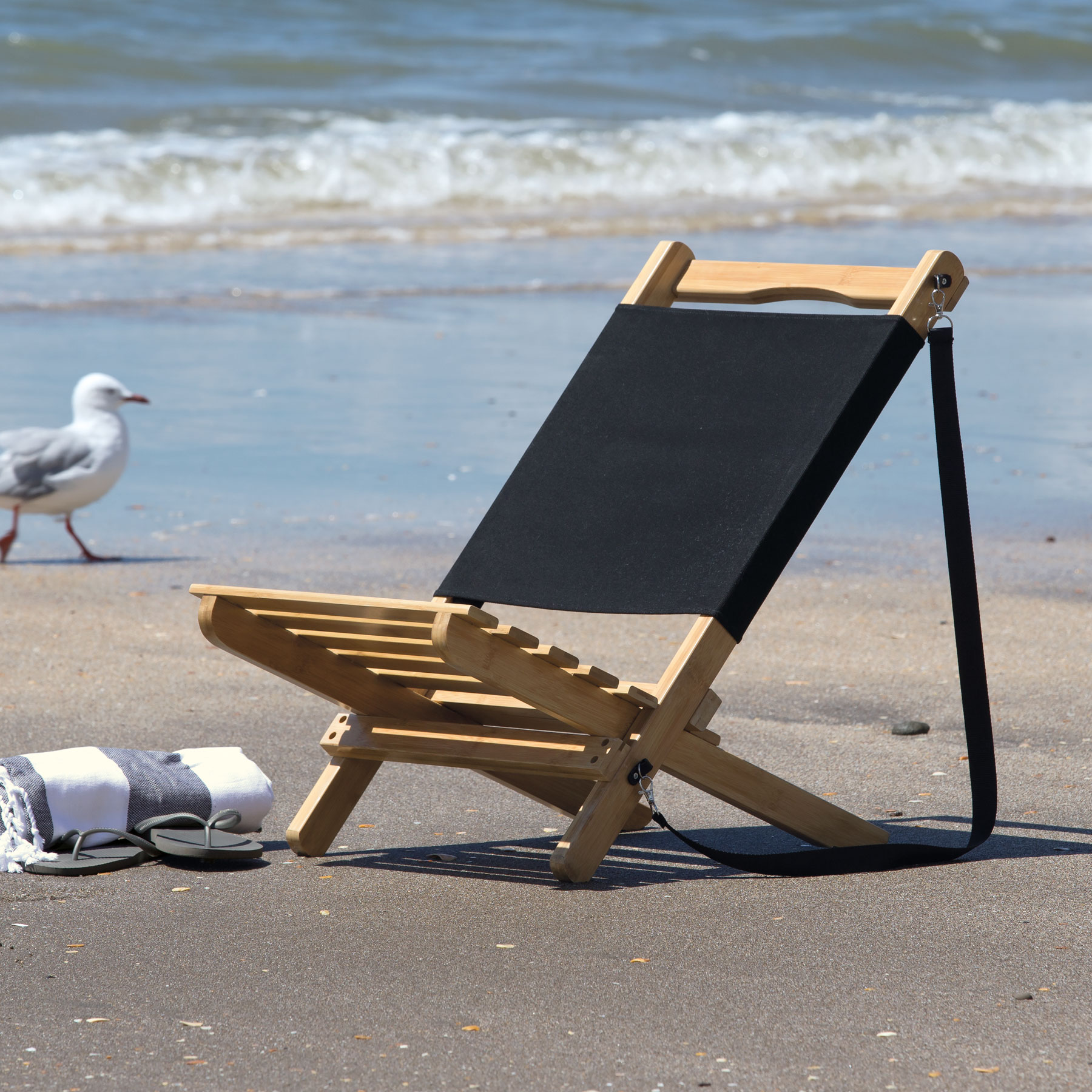 wave-beach-chair-lifestyle